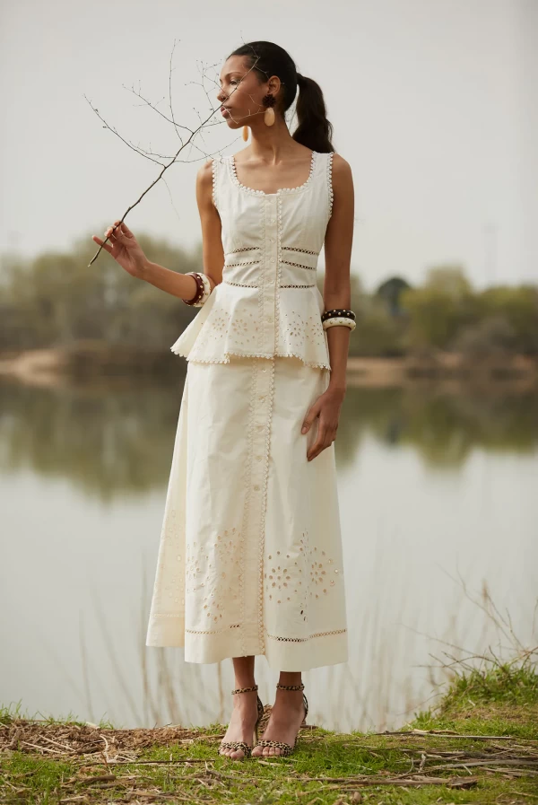 Conjunto SEREA blanco troquelado