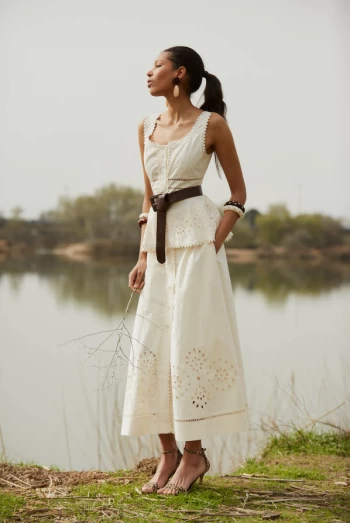 Conjunto SEREA blanco troquelado