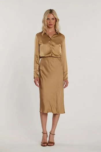 Conjunto TILDEX Camisa Satinada y Falda Midi al Bies Conjunto TILDEX Camisa Satinada y Falda Midi al Bies