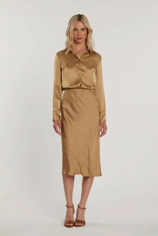 Conjunto TILDEX Camisa Satinada y Falda Midi al Bies Conjunto TILDEX Camisa Satinada y Falda Midi al Bies