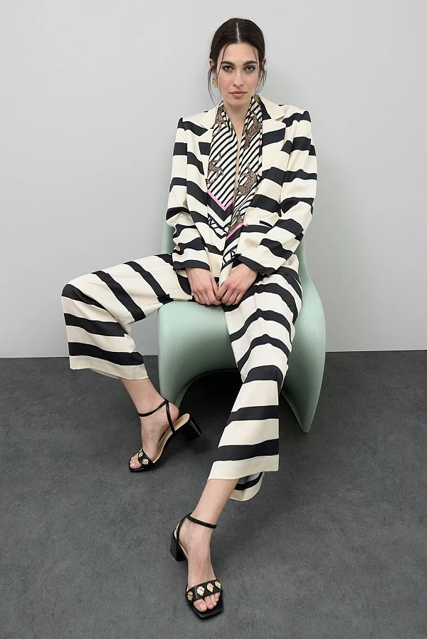 Culotte Satinado de Rayas Crudo y Negro