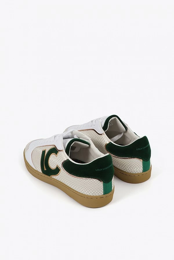 Deportiva con detalles en efecto serpiente y piel