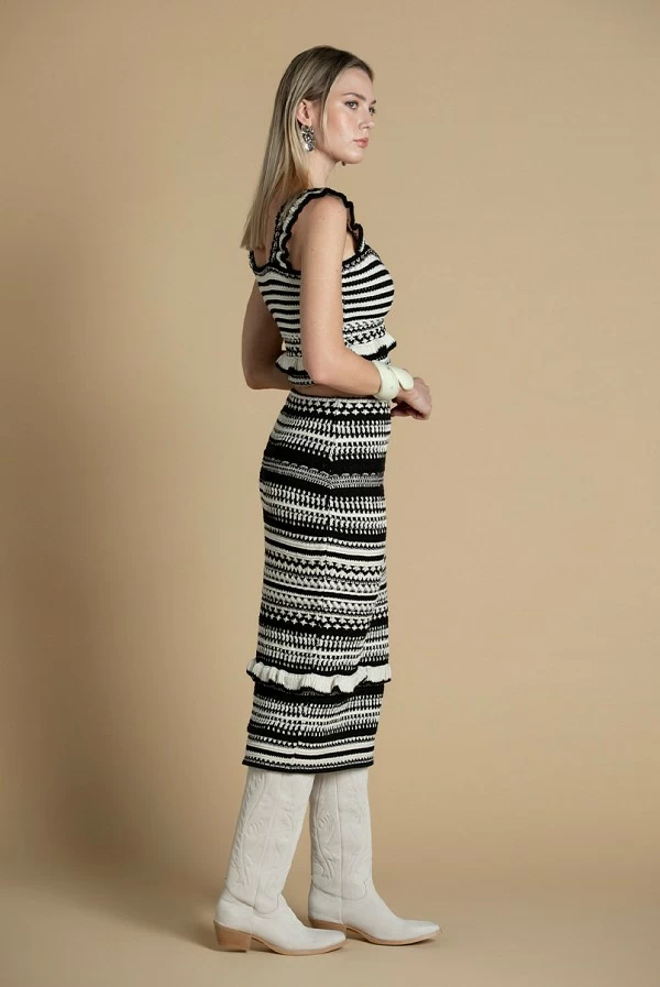 Falda midi de croché blanco y negro Sahoco