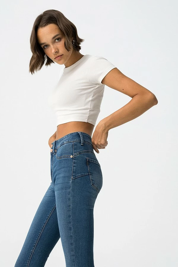 Jeans ajustados de tiro medio con efecto push-up – Tiffosi
