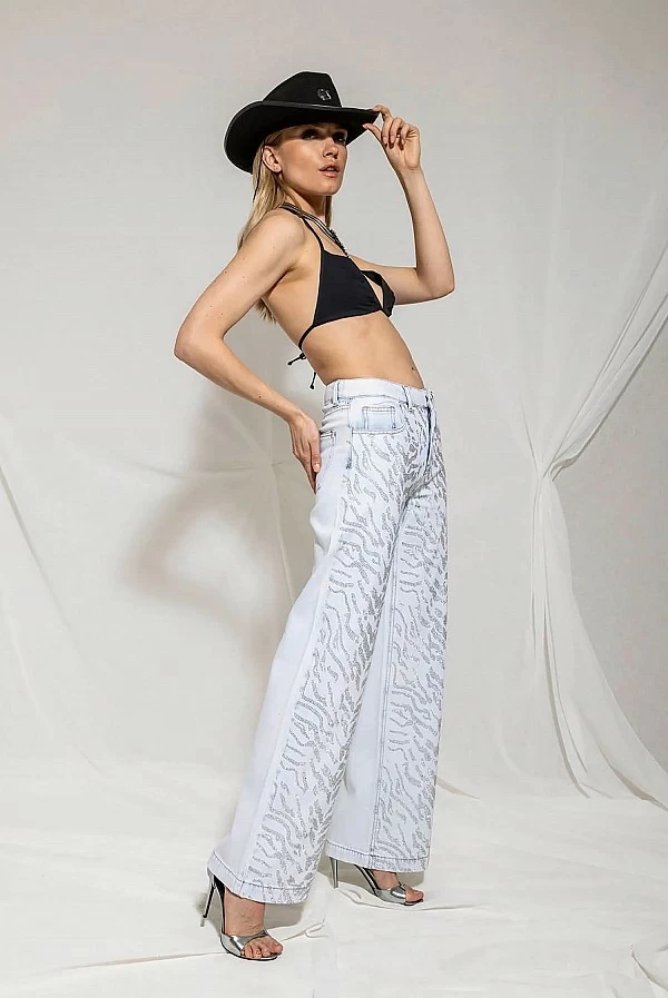 Jeans Anchos con Strass en Motivo Cebra