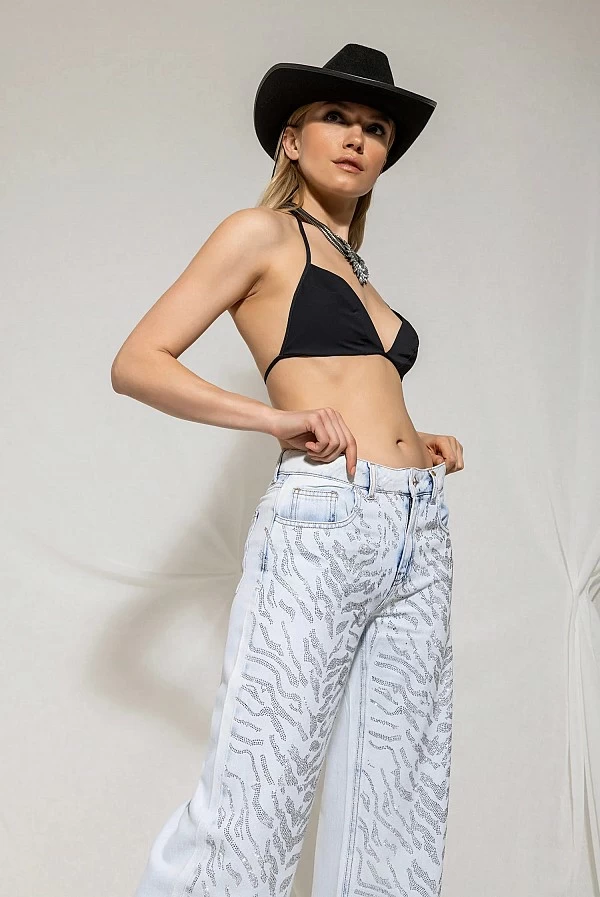 Jeans Anchos con Strass en Motivo Cebra