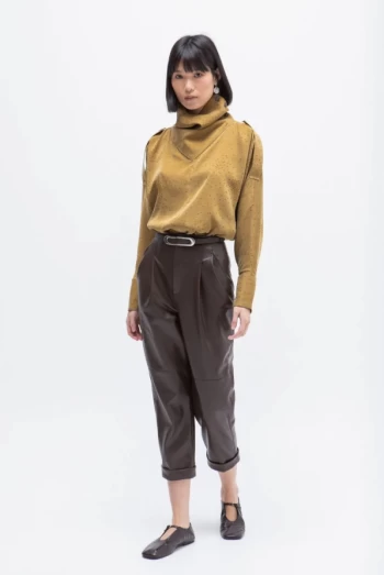 Pantalón boyfriend de ecopiel marrón con cintura alta – Masavi Pantalón boyfriend de ecopiel marrón con cintura alta – Masavi