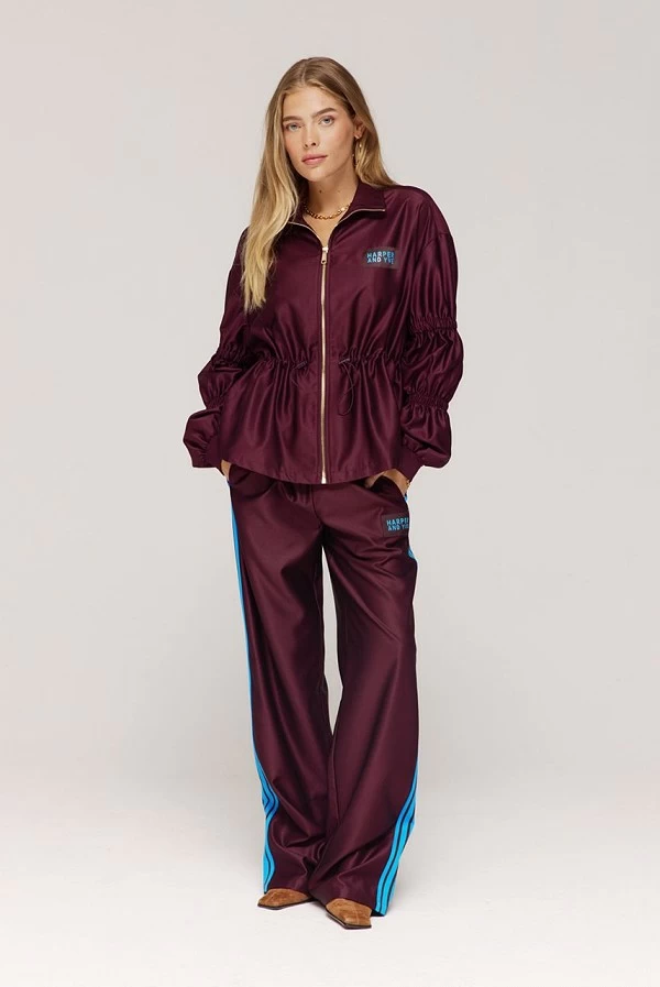 Pantalón Hana recto de tiro alto en tono chocolate oscuro –harper and yve