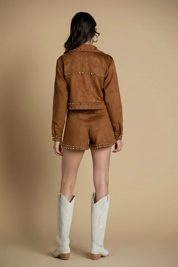 Pantalón Marrón con Tachuelas Doradas Sahoco