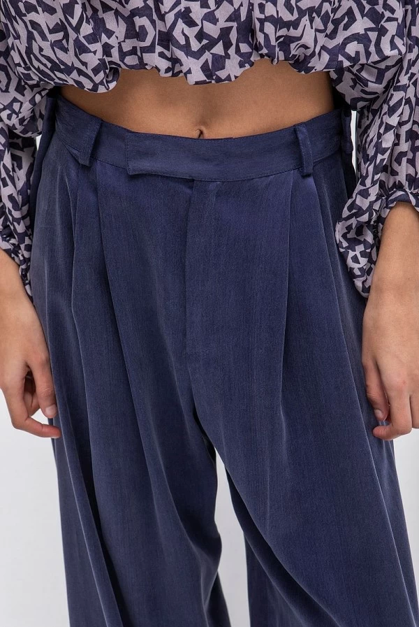 Pantalón palazzo azul marino de cupro satinado masavi