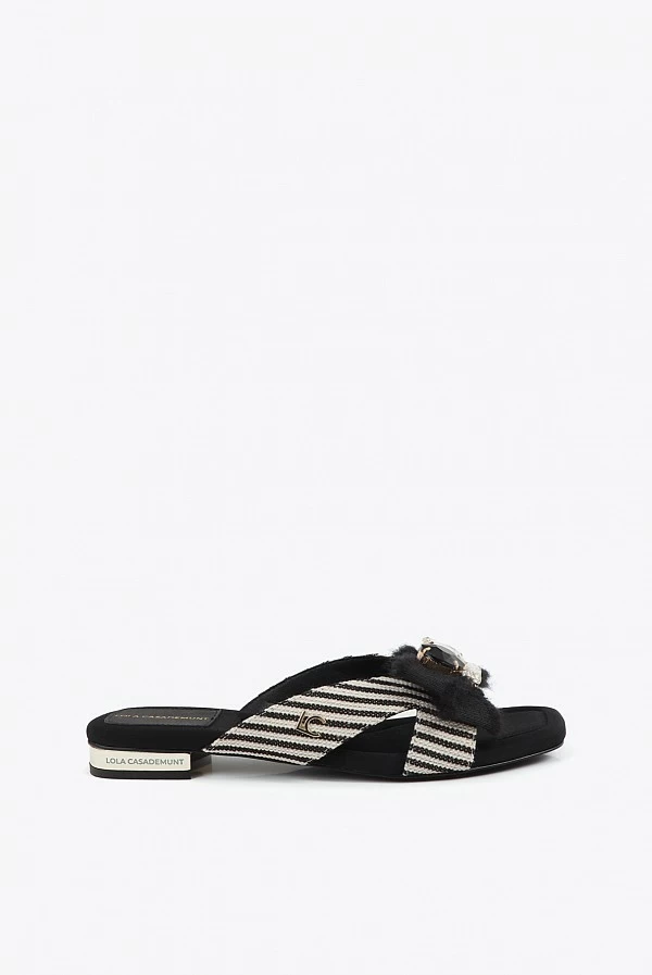 Sandalia Plana de Rayas con Lazo – Crudo y Negro