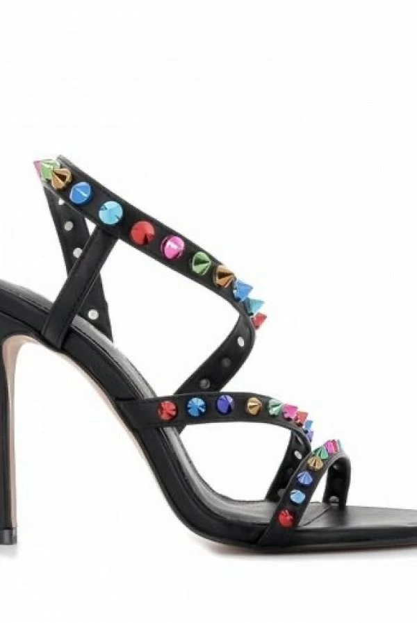 Sandalias con pinchos sales