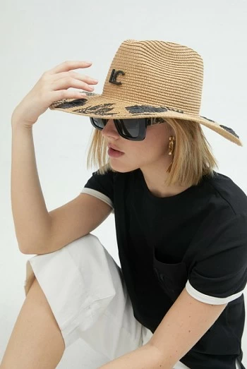 Sombrero Ala Ancha con Flores Bordadas Lola Casademunt