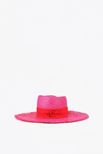 Sombrero lola casademunt rosa de ala ancha con cinta decorativa y logo