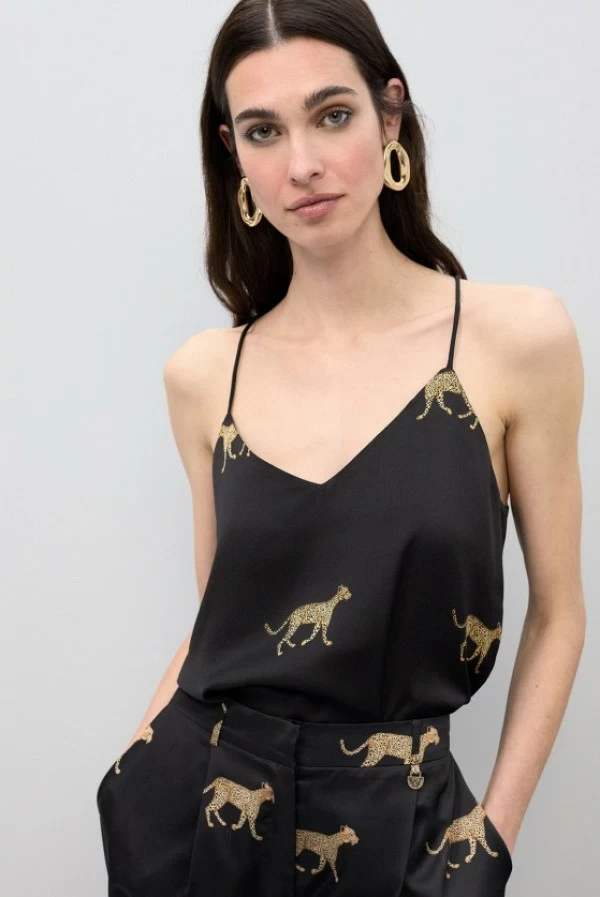 Top Lencero Satinado con Estampado Animal