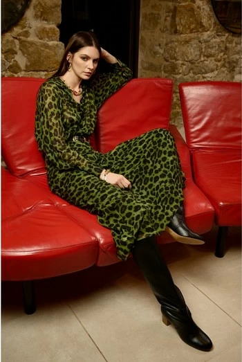 Vestido camisero fluido animal print verde – Lola Casademunt Vestido camisero fluido animal print verde – Lola Casademunt