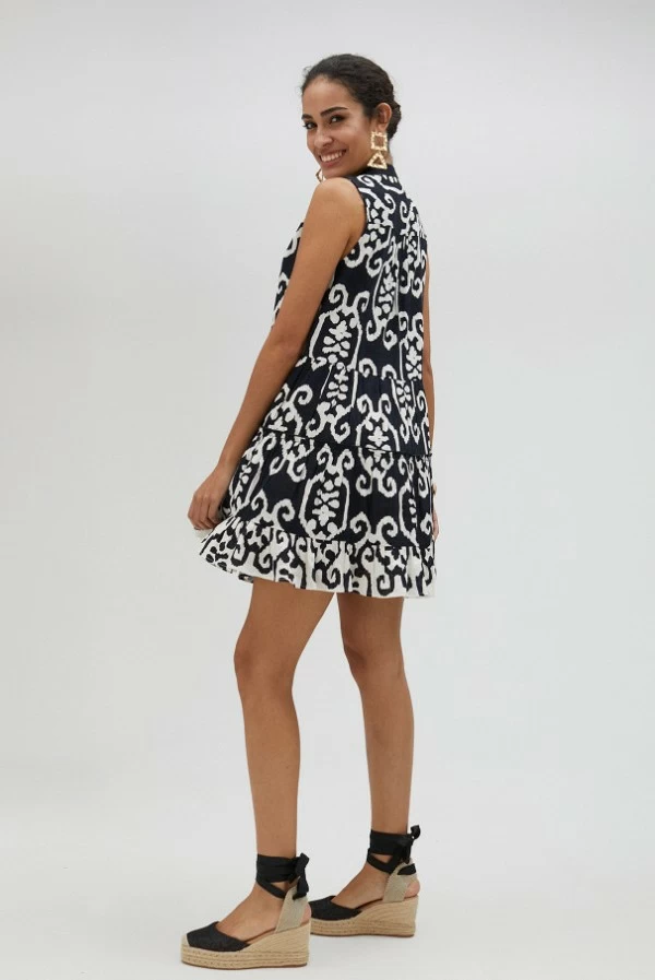 Vestido corto kurta bicolor con incrustaciones  lola casademunt