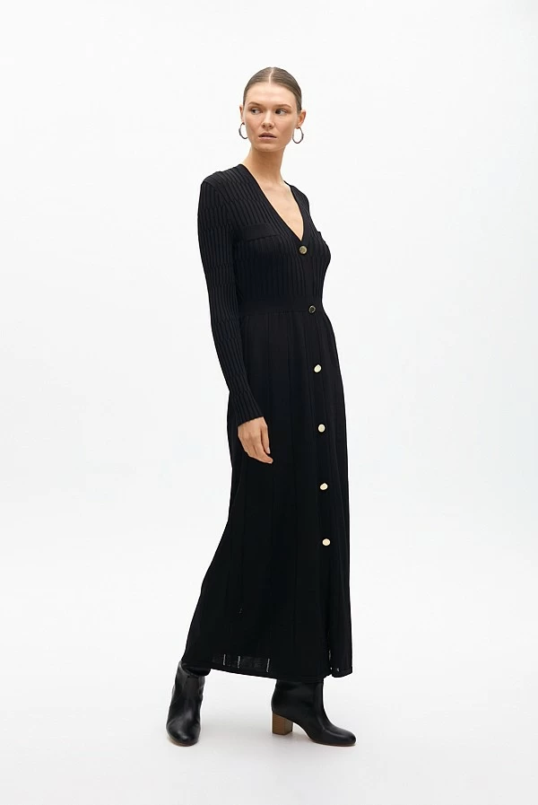 Vestido de Punto negro  con Botones Dorados y Falda Evasé lola casademunt
