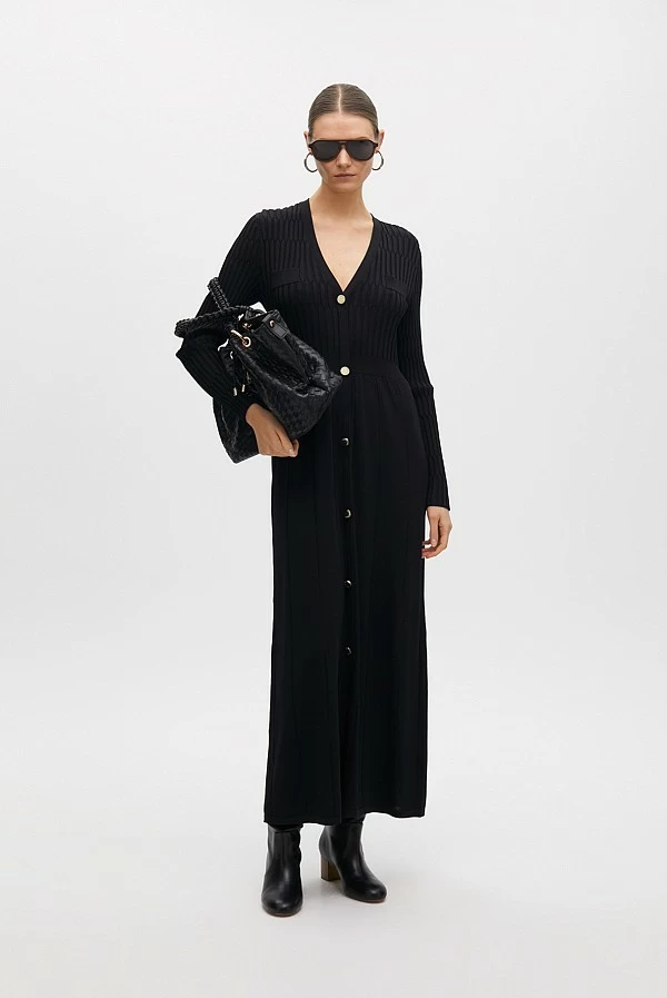 Vestido de Punto negro  con Botones Dorados y Falda Evasé lola casademunt