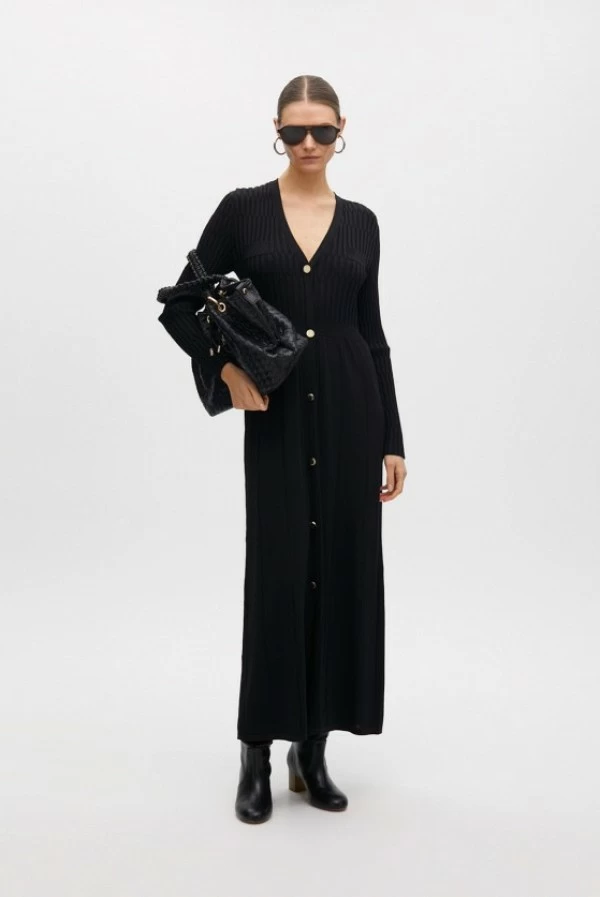 Vestido de Punto negro  con Botones Dorados y Falda Evasé lola casademunt