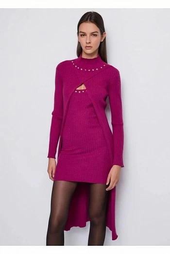 Vestido Denny Rose Burdeos de Punto con Tachuelas y Asimetría Vestido Denny Rose Burdeos de Punto con Tachuelas y Asimetría