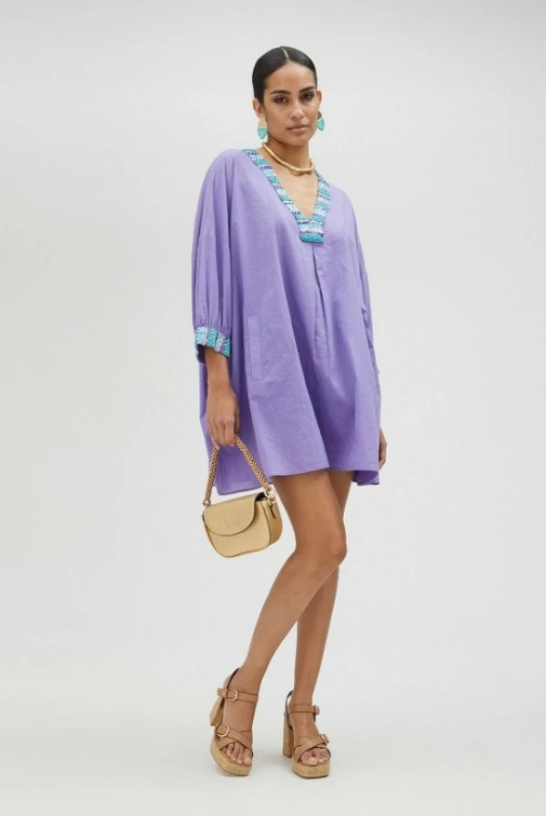 Vestido kurta violeta con perlitas en cuello y puños lola casademunt
