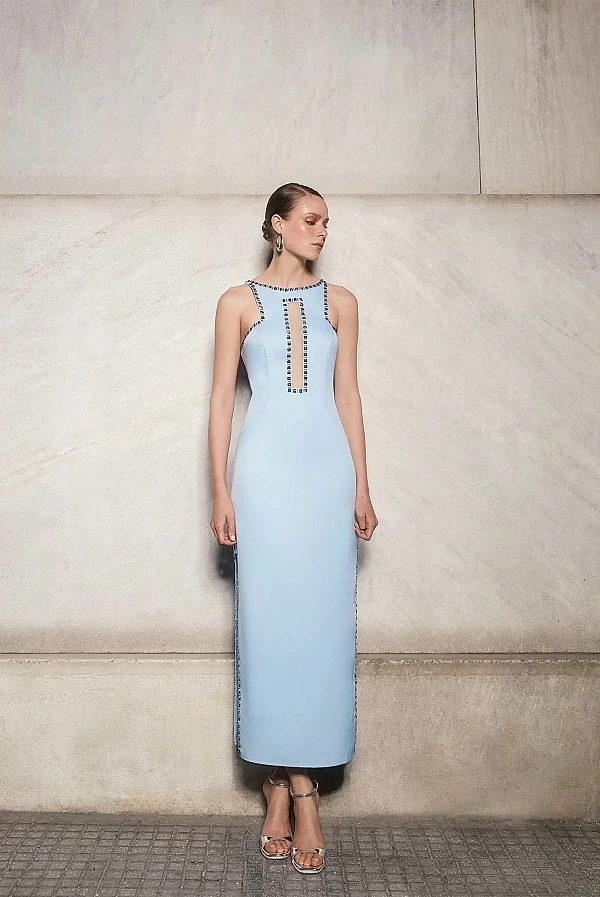 Vestido Largo Azul Claro con Tachas Plata
