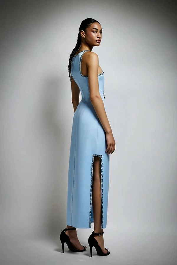 Vestido Largo Azul Claro con Tachas Plata