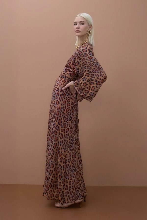 Vestido Largo con Estampado Animal y Cinturón