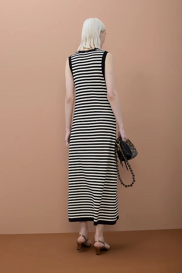 Vestido Largo de Tricot con Rayas y Botones Dorados