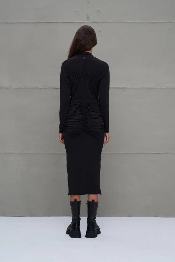 Vestido Largo Negro Drapeado con Cremallera – VDR Via de la Rose
