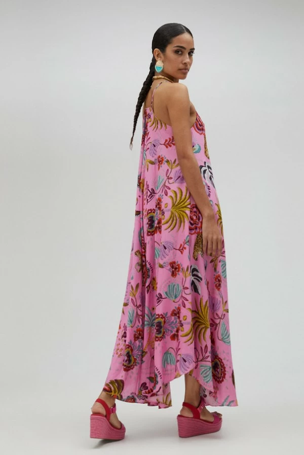 Vestido largo tropical con escote en pico y pedrería lola casademunt