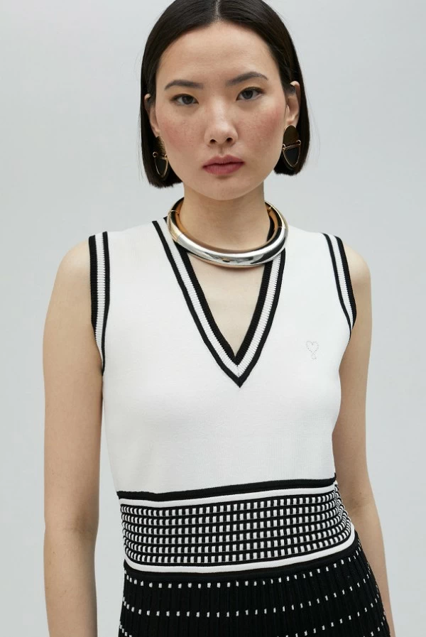 Vestido midi bicolor de punto con efecto plisado lola casademunt