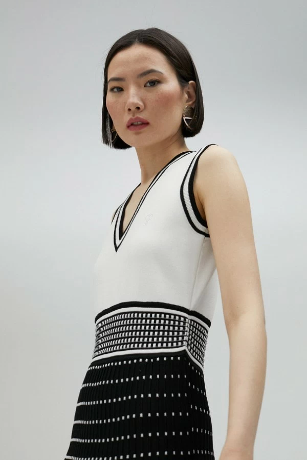 Vestido midi bicolor de punto con efecto plisado lola casademunt