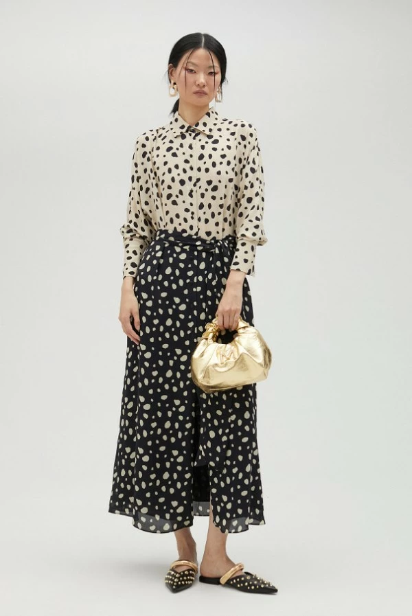 Vestido midi camisero con estampado bicolor de topos lola casademunt