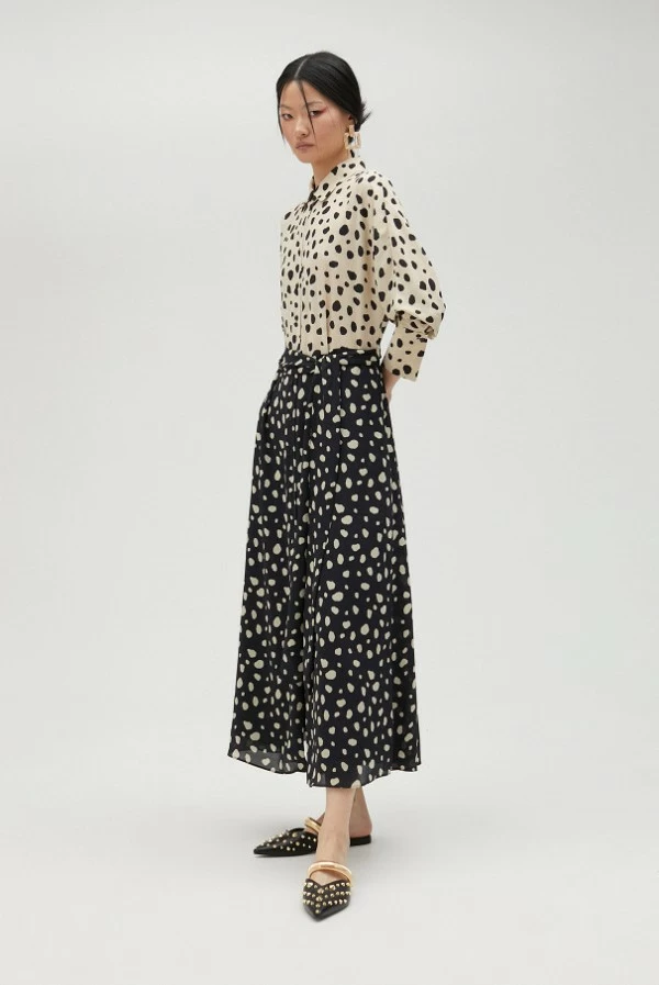 Vestido midi camisero con estampado bicolor de topos lola casademunt