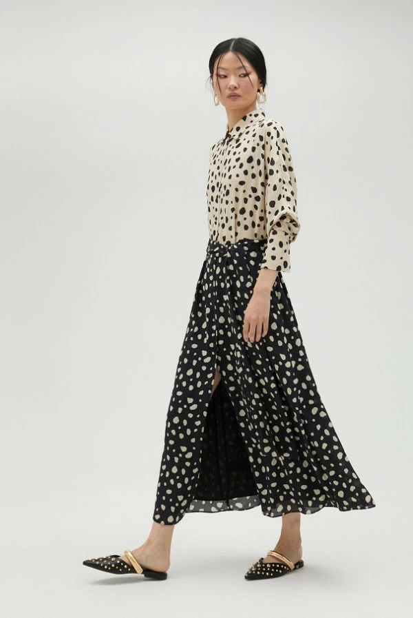 Vestido midi camisero con estampado bicolor de topos lola casademunt