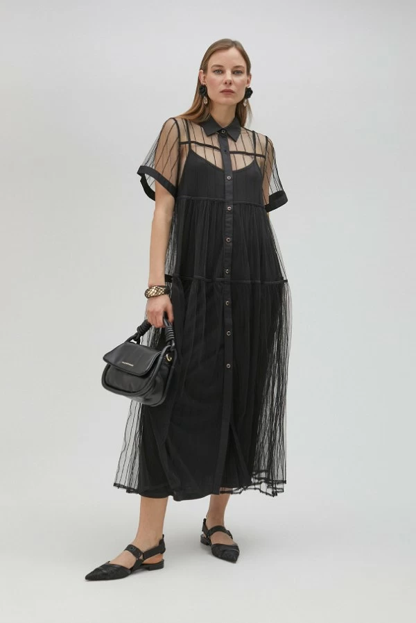 Vestido midi de tul negro en dos piezas con cuello camisero lola casademunt