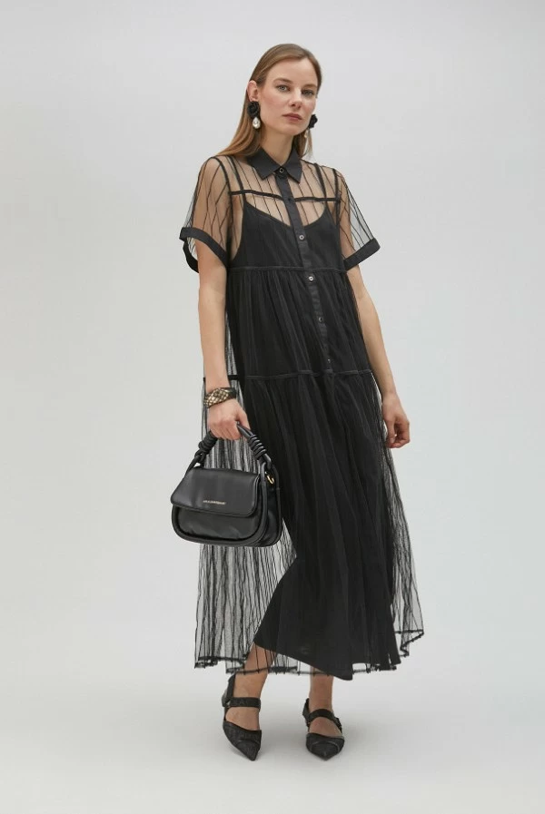 Vestido midi de tul negro en dos piezas con cuello camisero lola casademunt