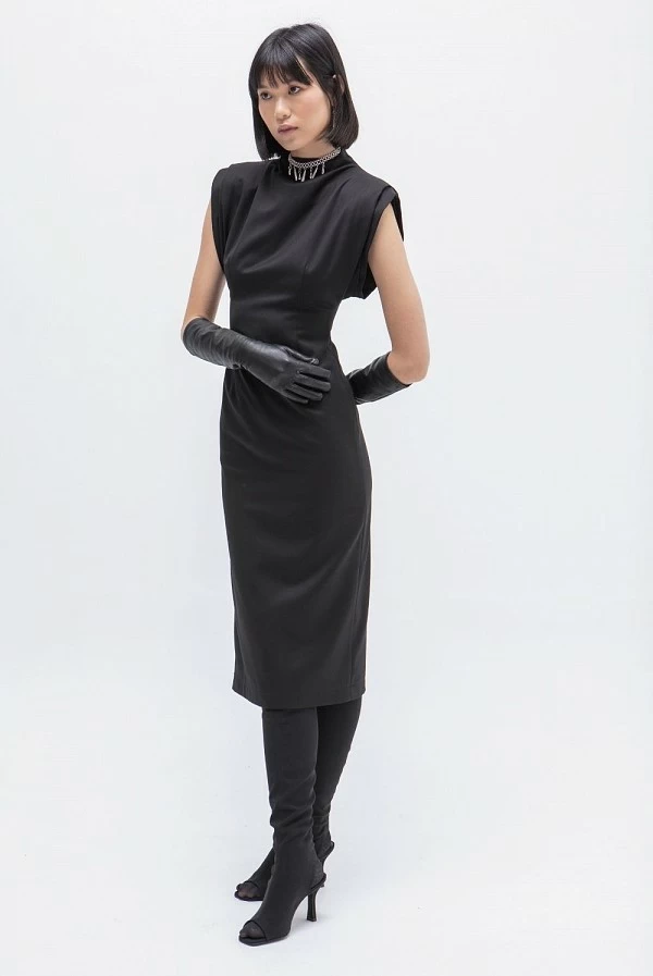 vestido midi negro hombreras vanz masavi