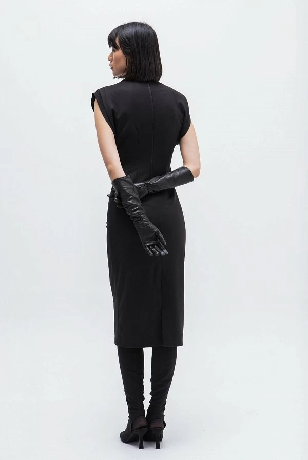 vestido midi negro hombreras vanz masavi