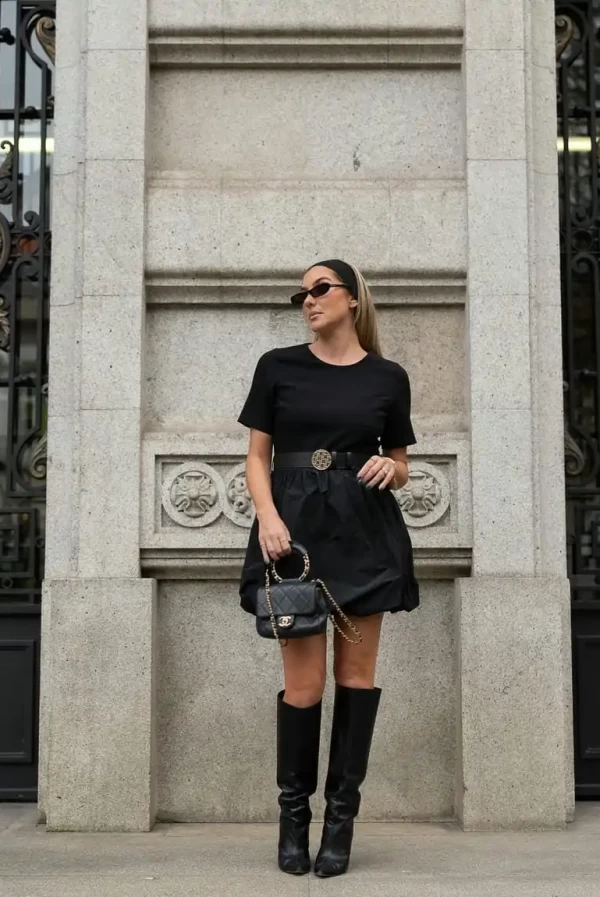 vestido negro con falda globo de Scripta