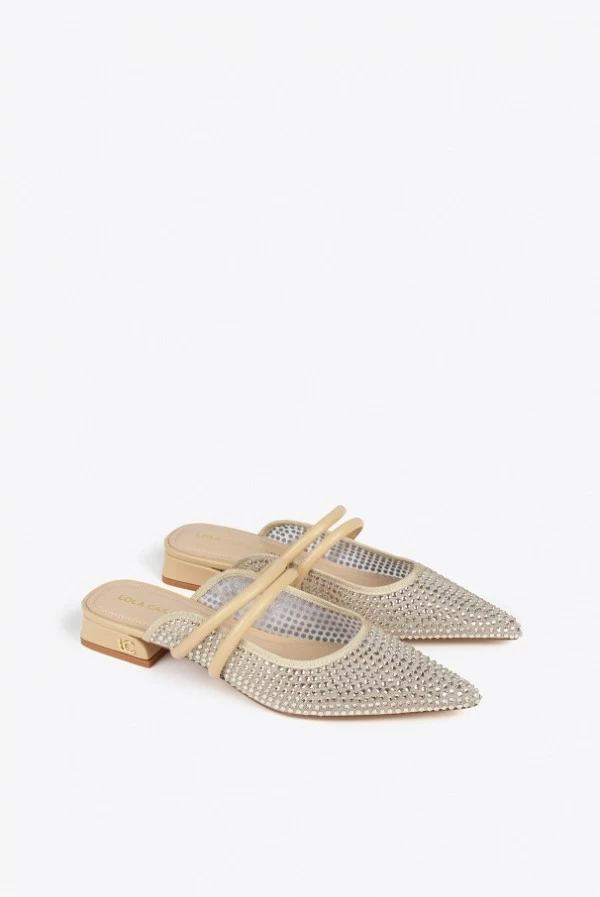 Zapato destalonado con piedras brillantes y tacón bajo lola casademunt